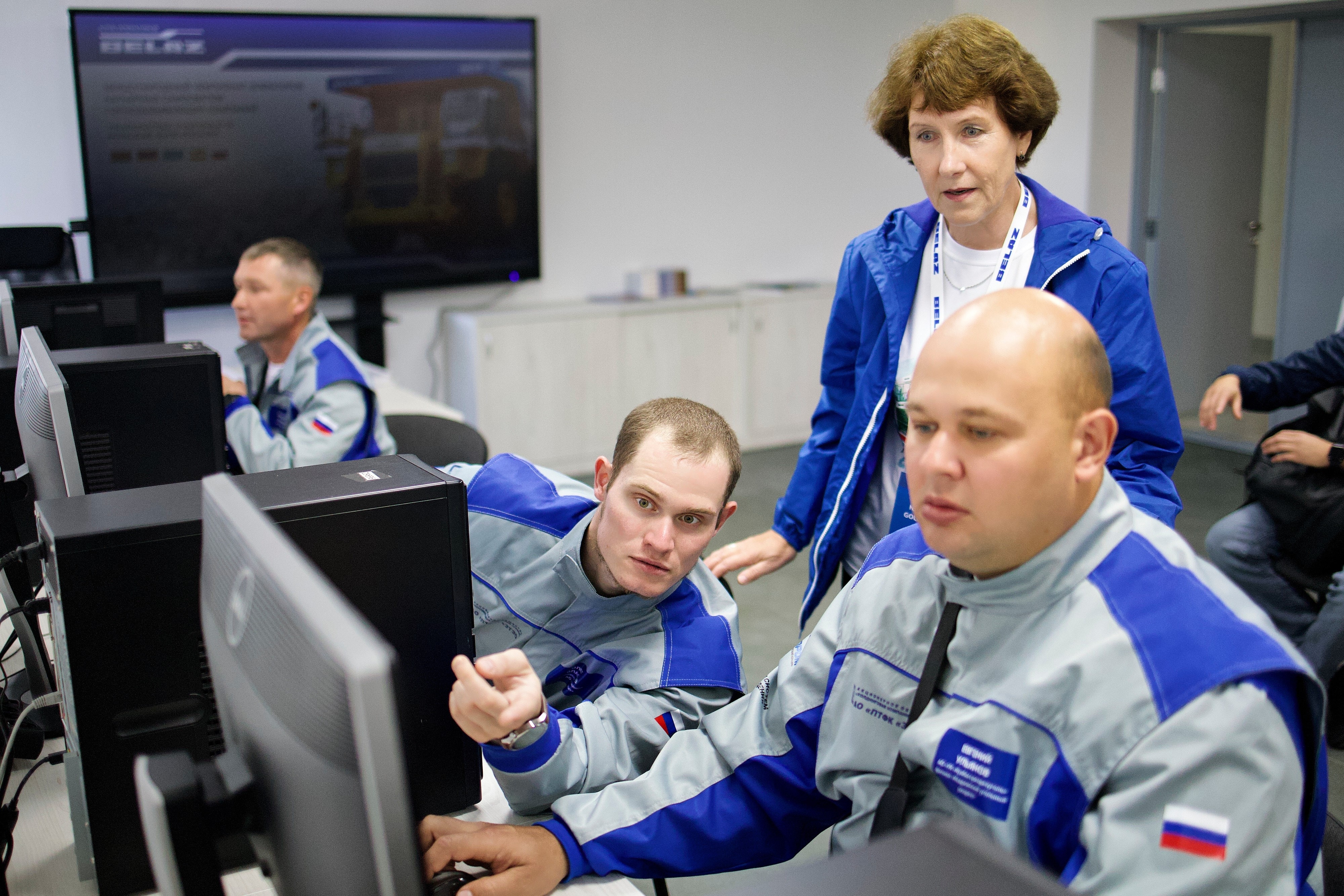 Теоретический этап чемпионата Клуб операторов БЕЛАЗ-2025