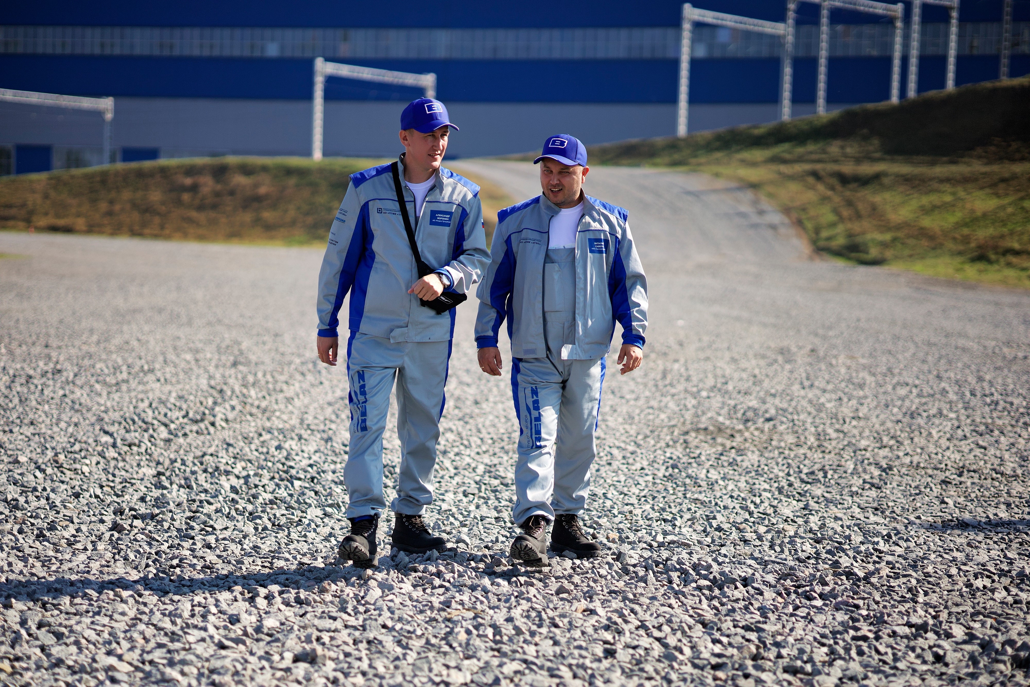 Участники чемпионата БЕЛАЗ во время теоретического задания