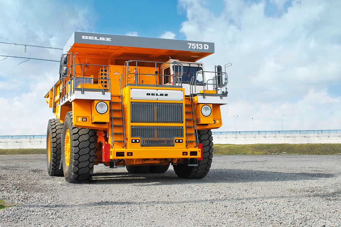 Карьерный самосвал БЕЛАЗ-7513D с новой кабиной