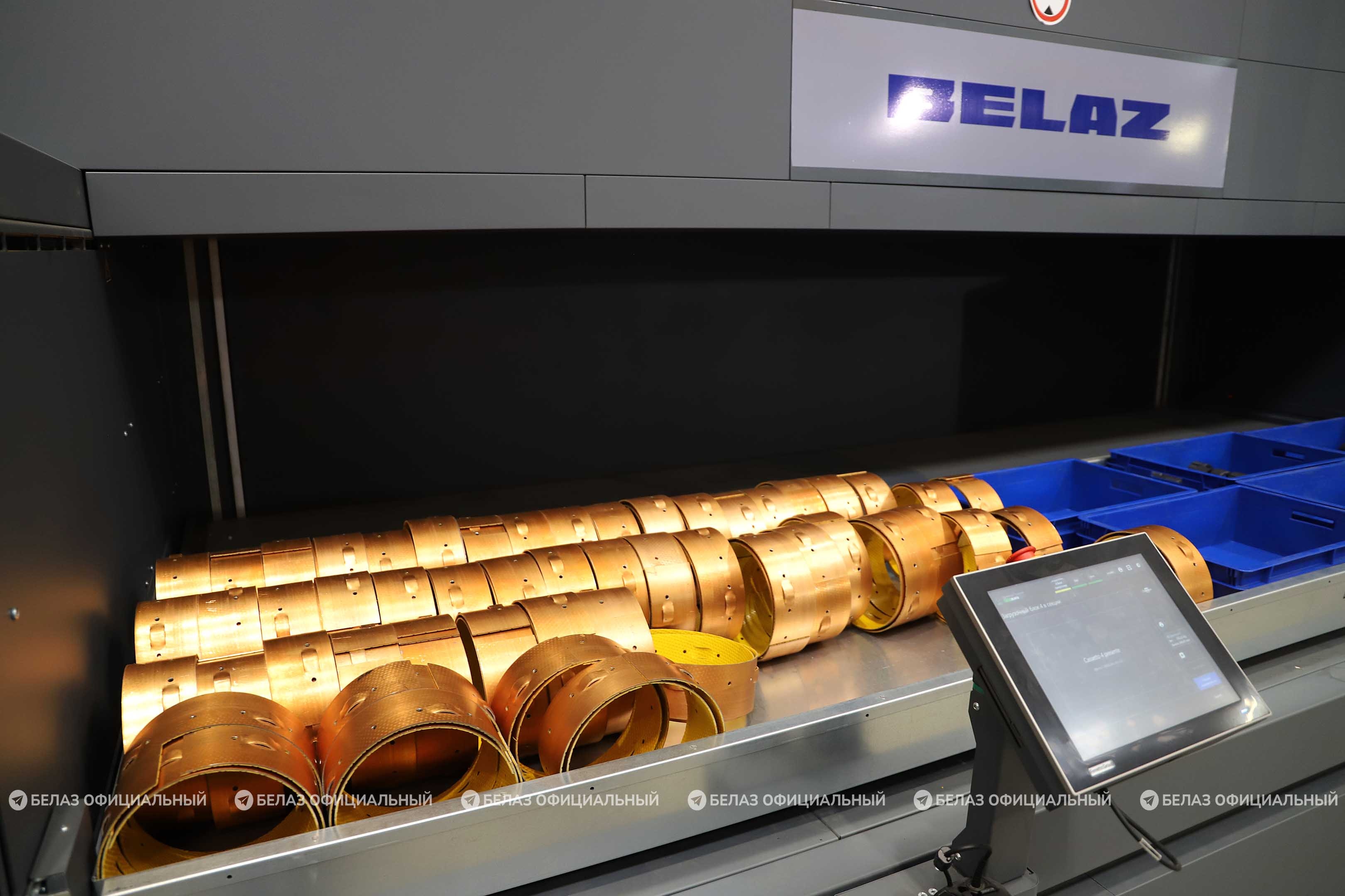 Рабочие места в обновленном цехе сборки и испытаний БЕЛАЗ