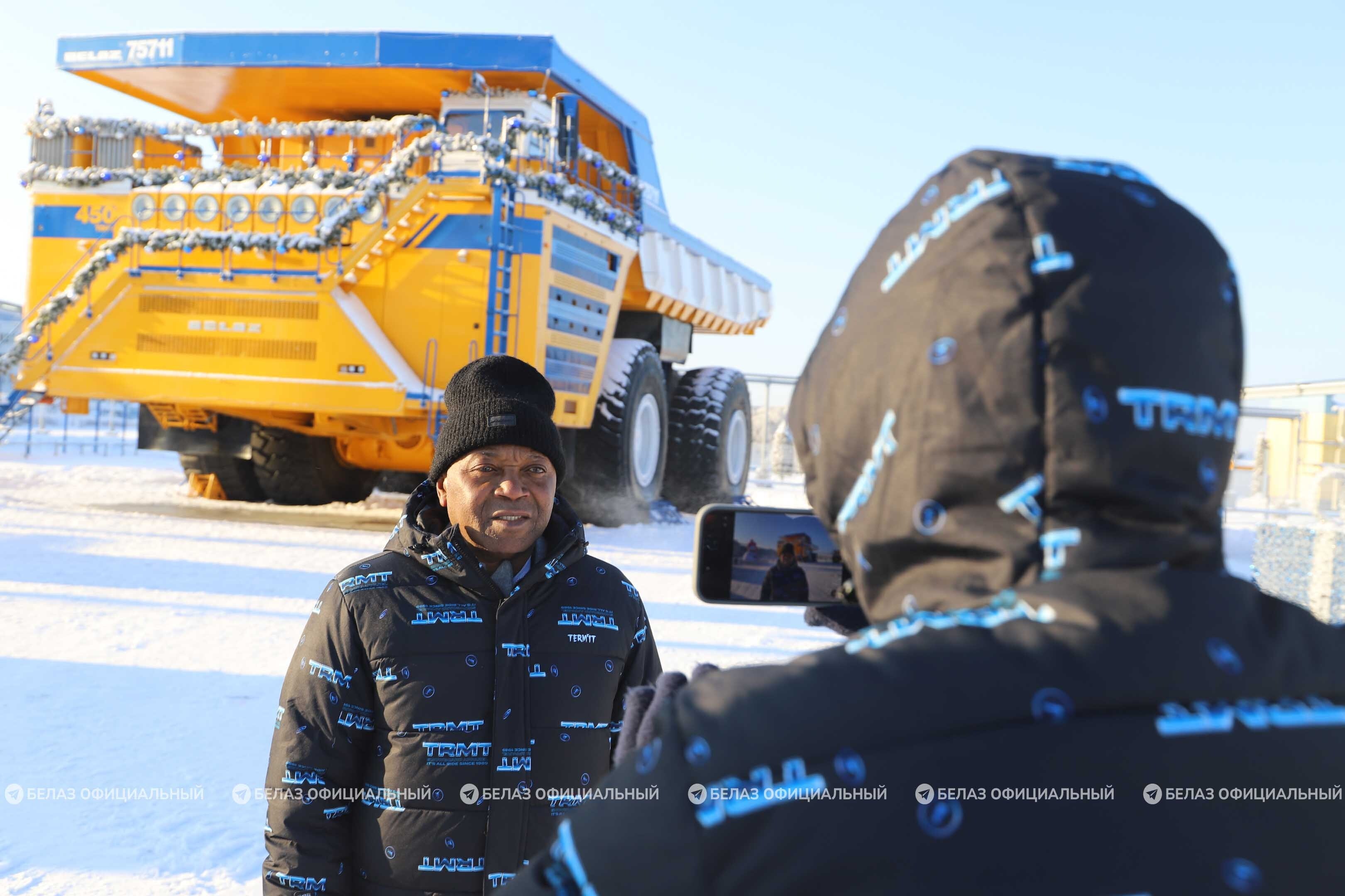 Представители делегации Танзании на производственной площадке БЕЛАЗа