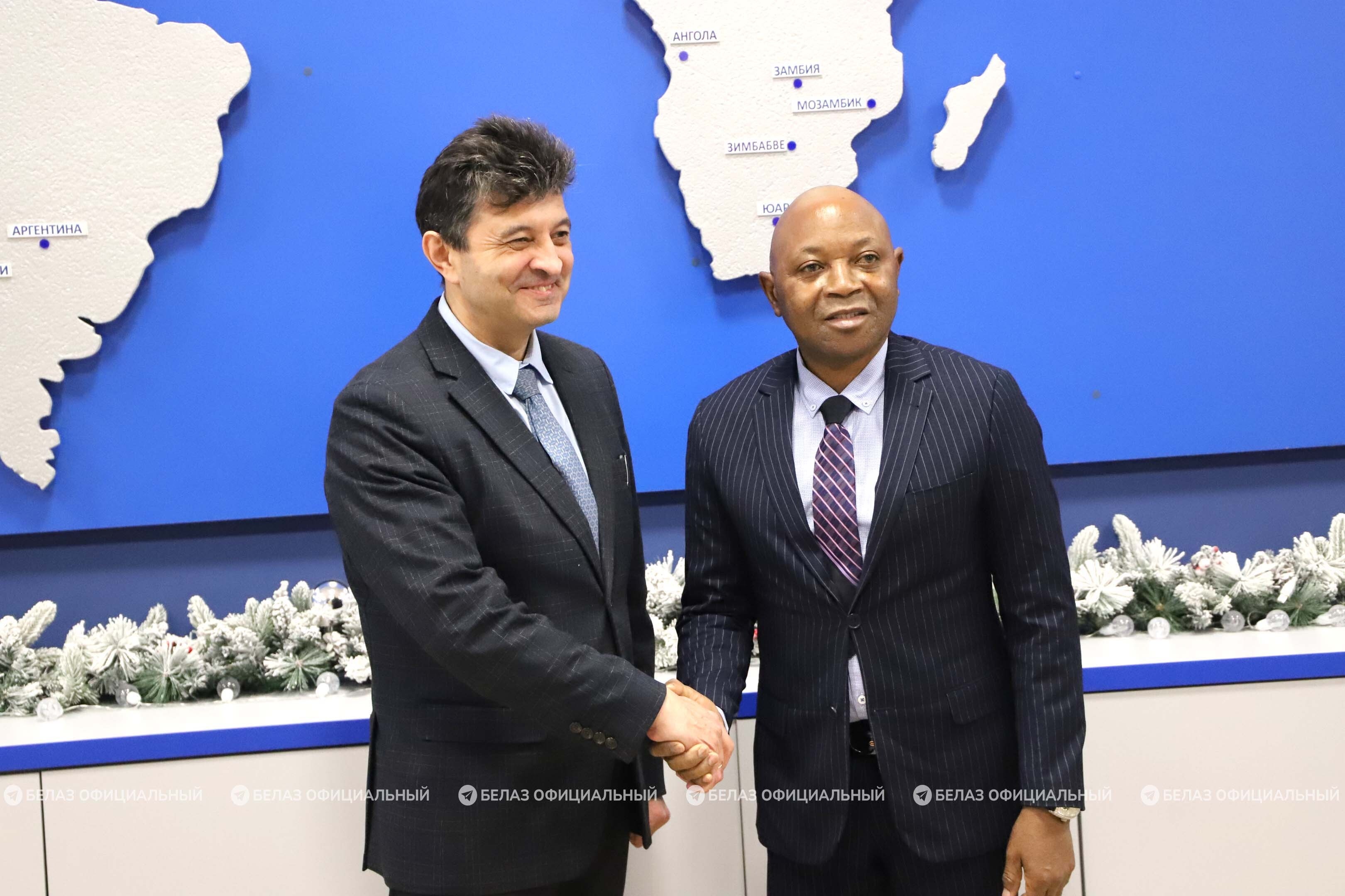 Бизнес-делегация из Танзании во время визита на БЕЛАЗ