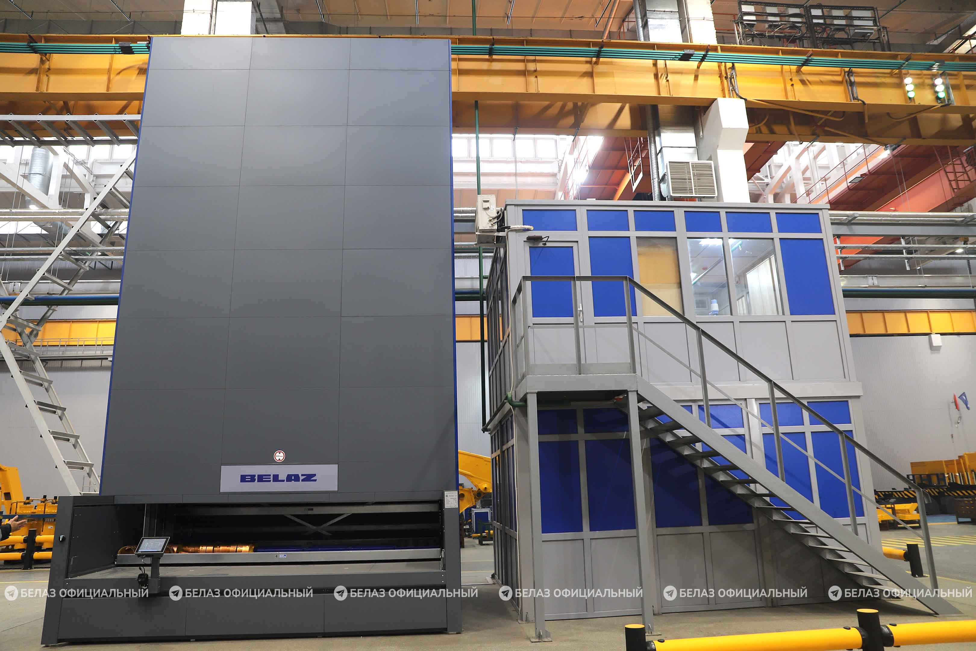 Сборка карьерной техники в модернизированном цехе БЕЛАЗ